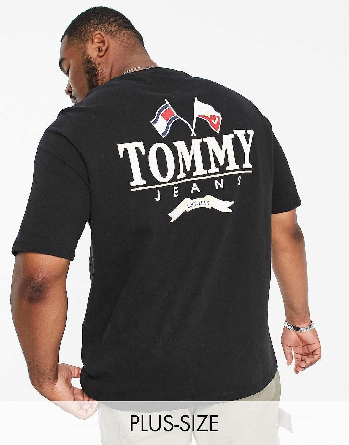 

Черная футболка с логотипом на спине Tommy Jeans Big & Tall