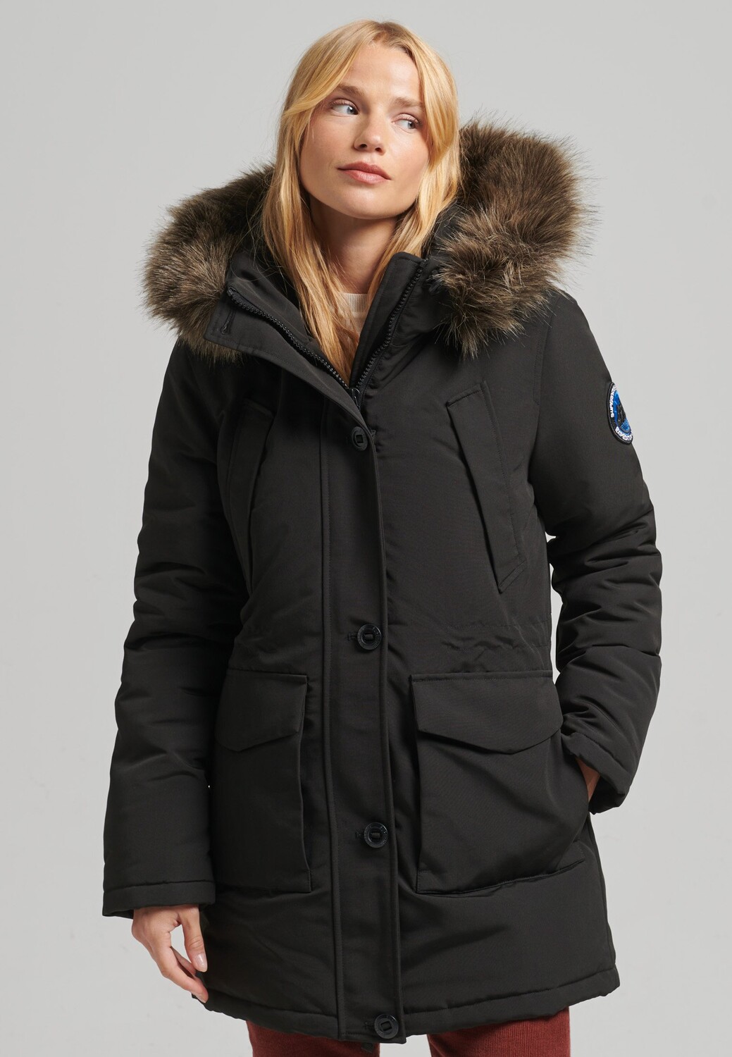 

Парка Superdry с капюшоном, черный