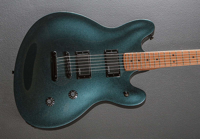 

Contemporary Active Starcaster - Gunmetal Metallic Squier