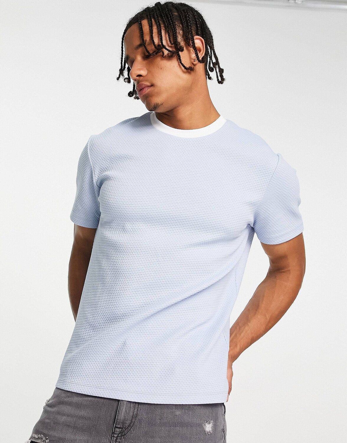 

Синяя вафельная футболка с белым кольцом ASOS DESIGN
