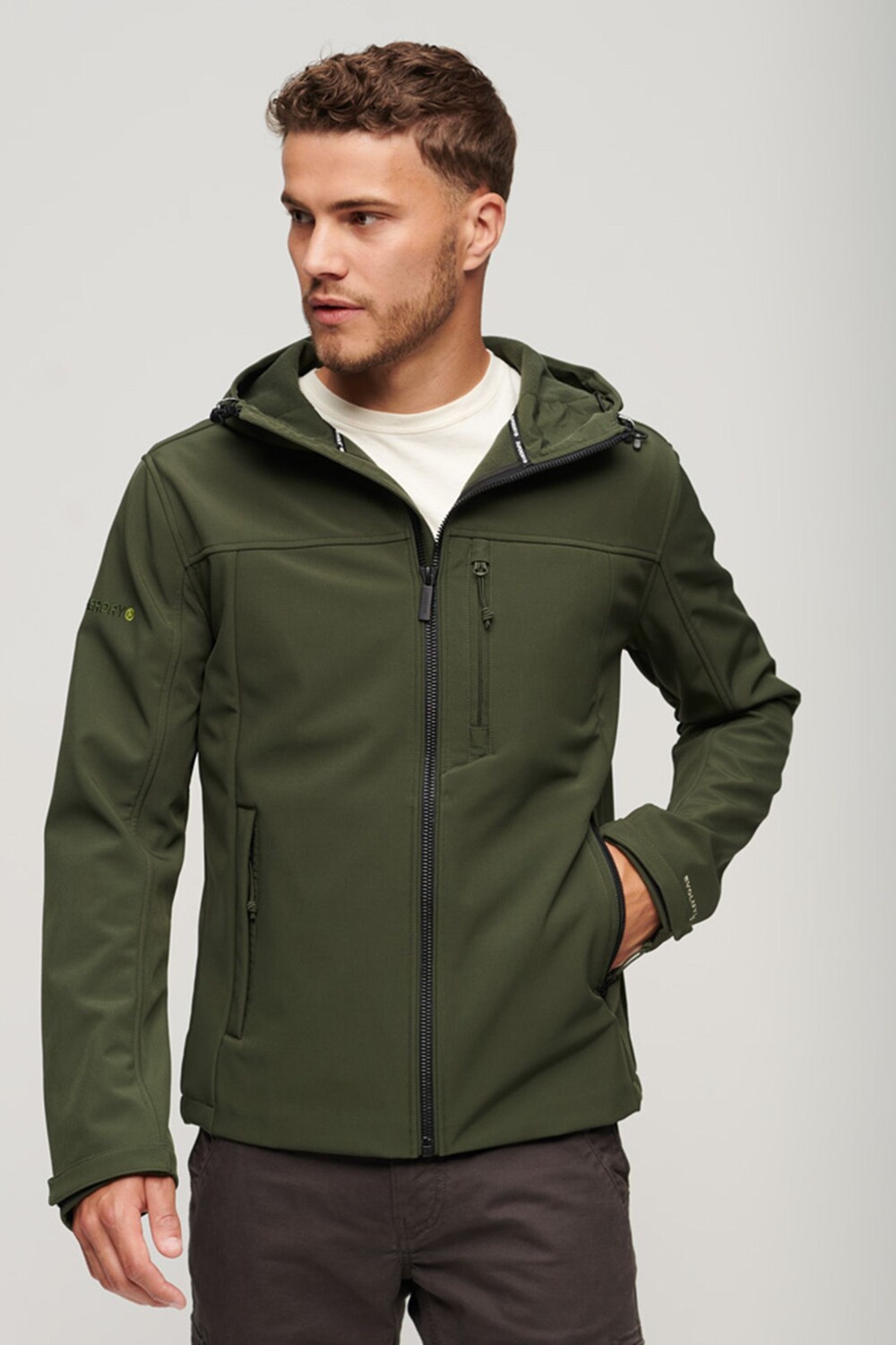 

Куртка из софтшелла с капюшоном и флисовой подкладкой Superdry, зеленый