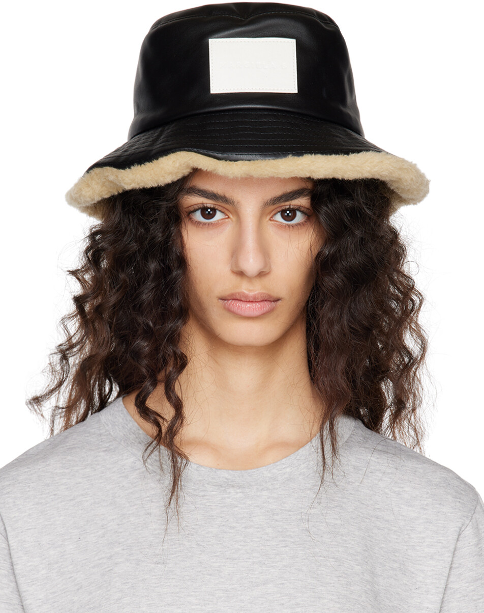 

Черная панама из искусственной кожи с нашивками MM6 Maison Margiela