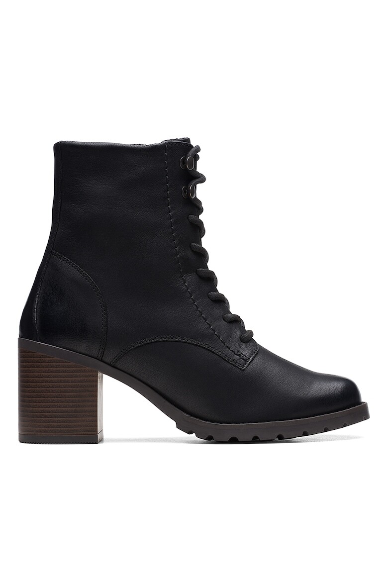 

Ну кожаные сапоги на массивном каблуке Clarks, черный