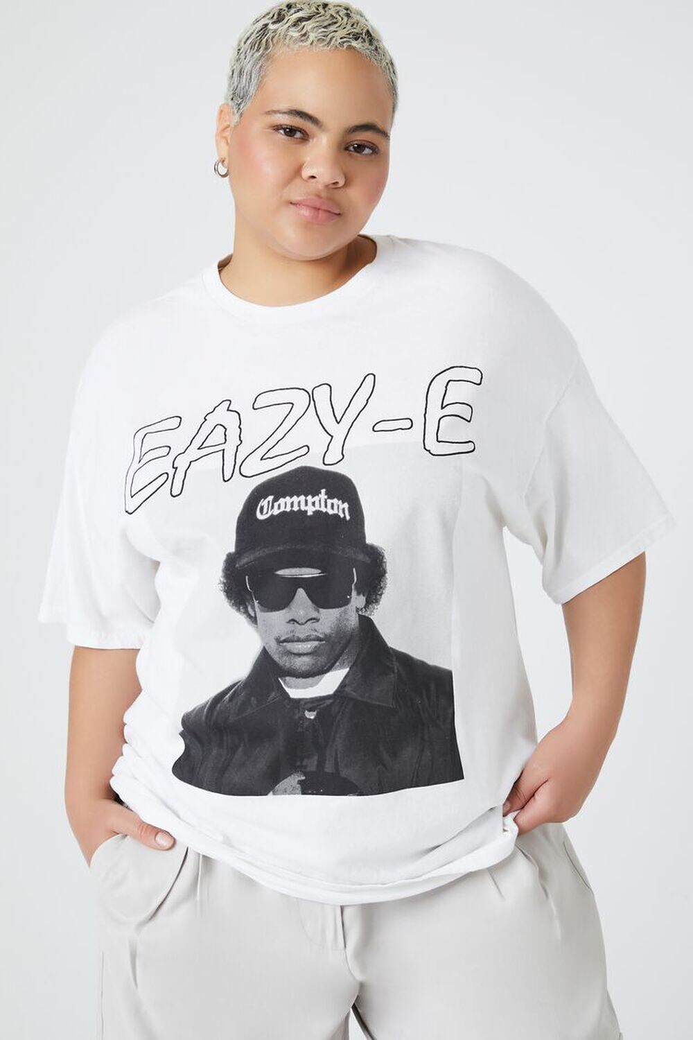 

Футболка Eazy-E с рисунком большого размера Forever 21, белый
