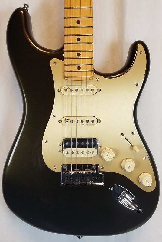 

Электрогитара Fender American Ultra Stratocaster HSS, кленовый гриф, техасский чай с футляром, 2022 г. 0118022790