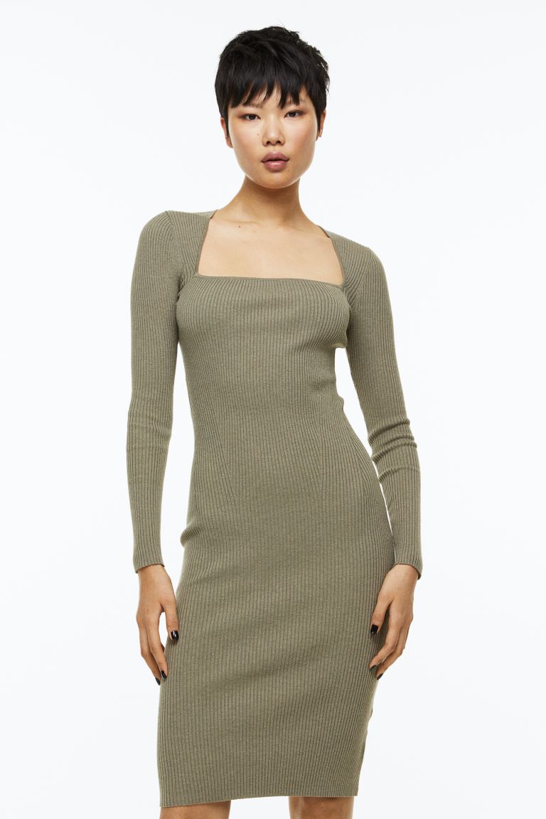 цена Трикотажное платье в рубчик H&M, хаки зеленый