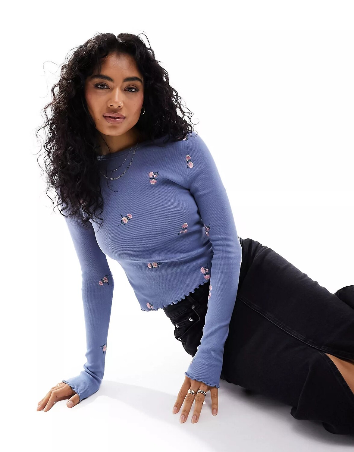 

Лонгслив Asos Design Floral Embroidered, голубой, Синий