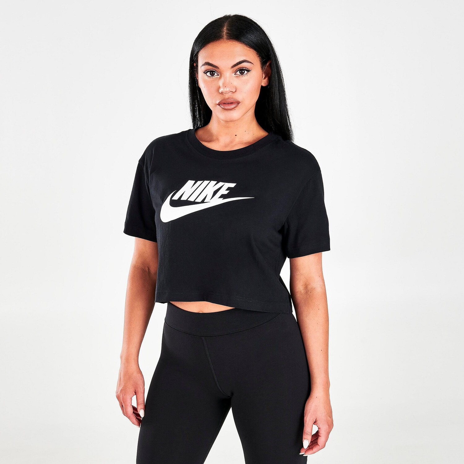 

Женская укороченная футболка Nike Sportswear Essential, черный