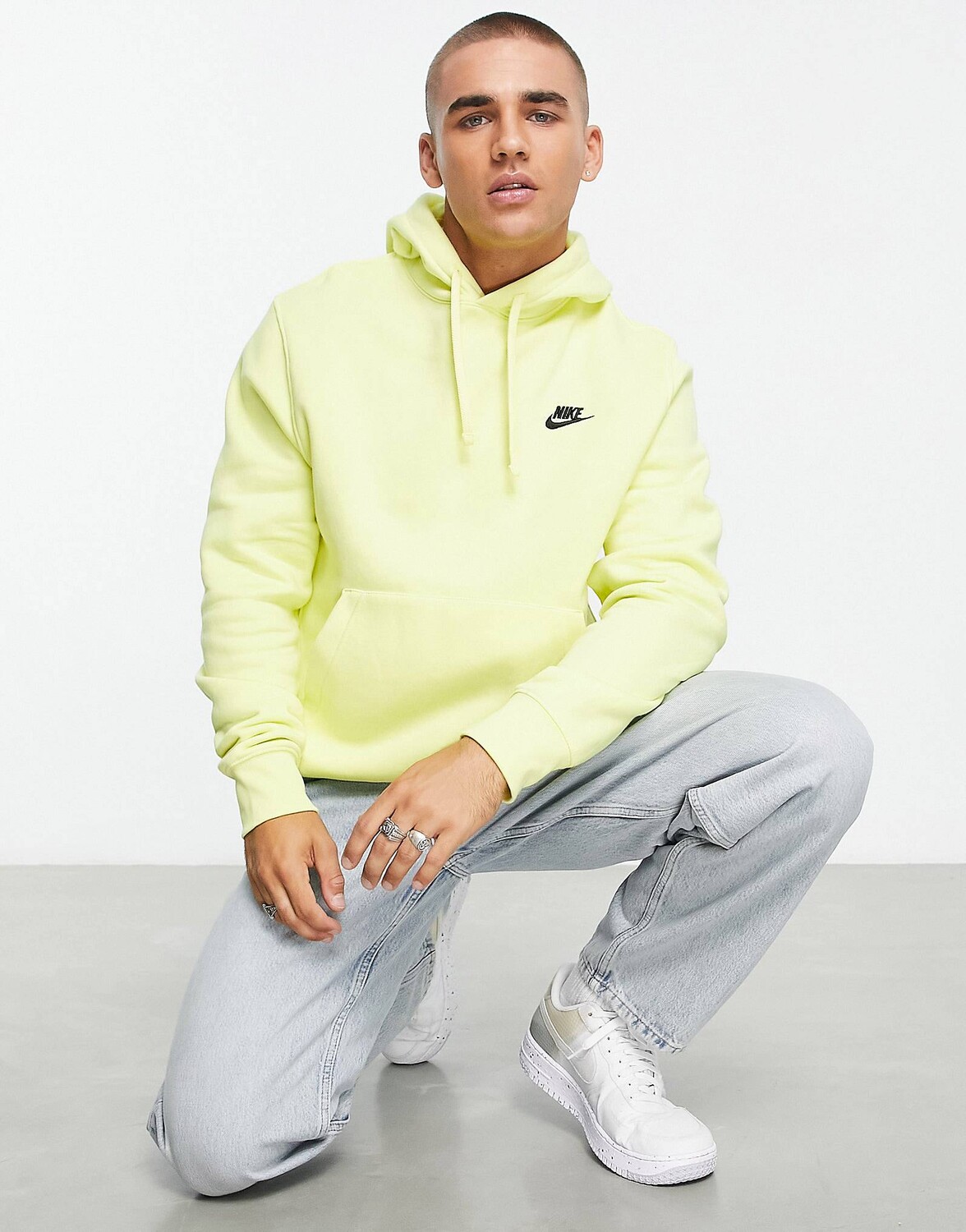

Худи Nike Club из светлого цитрона