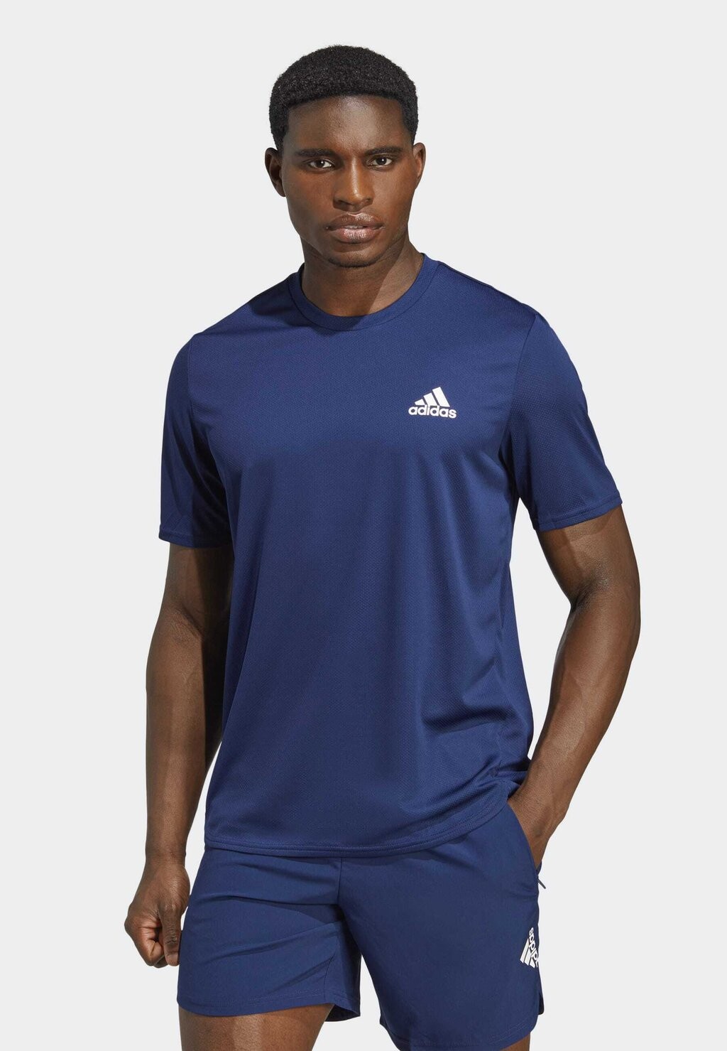 

Спортивная футболка Adidas, темно-синяя белая, Синий