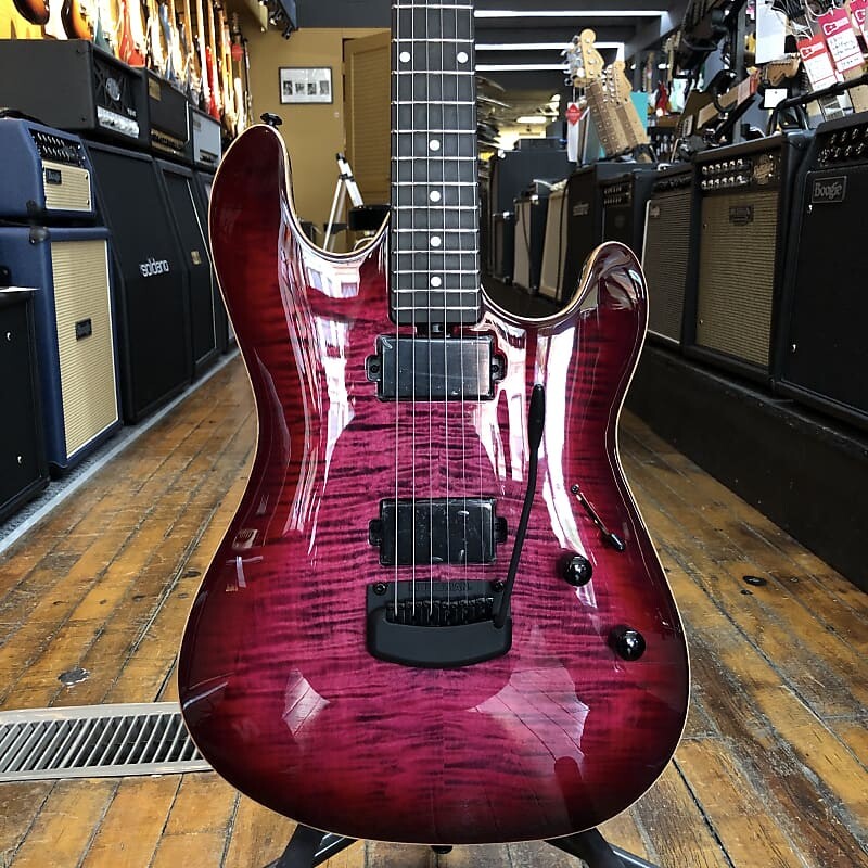 

Электрогитара Ernie Ball Music Man Sabre HT Electric Guitar Raspberry Burst w/MONO Case