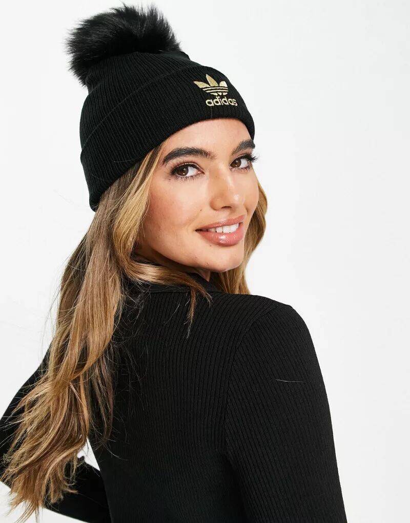 

Черная вязаная шапка adidas Originals с помпоном из искусственного меха