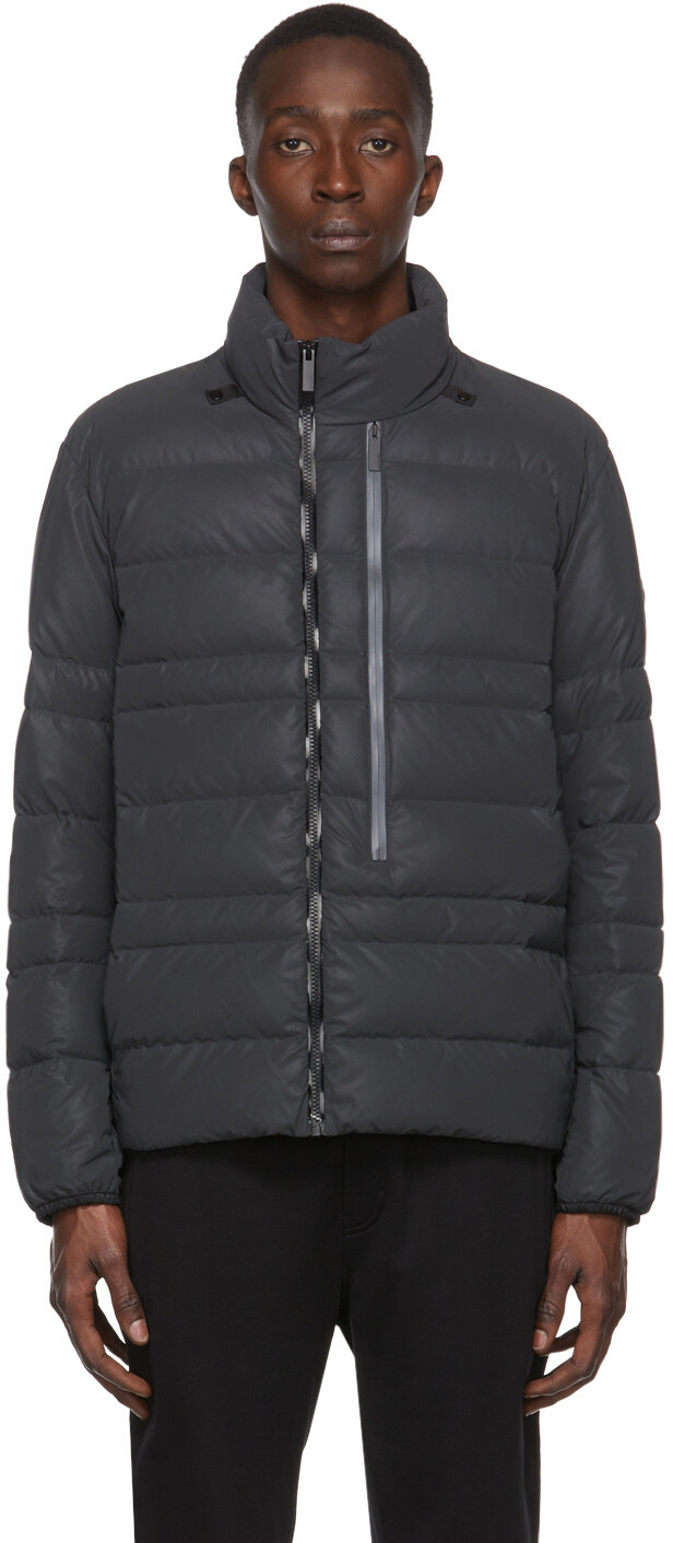 

Черный пуховик Nagu Moncler