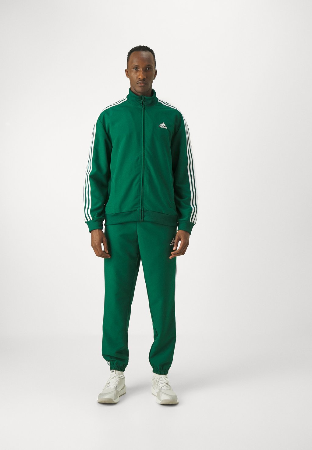 

Спортивный костюм 3-STRIPE WOVEN adidas Sportswear, цвет collegiate green