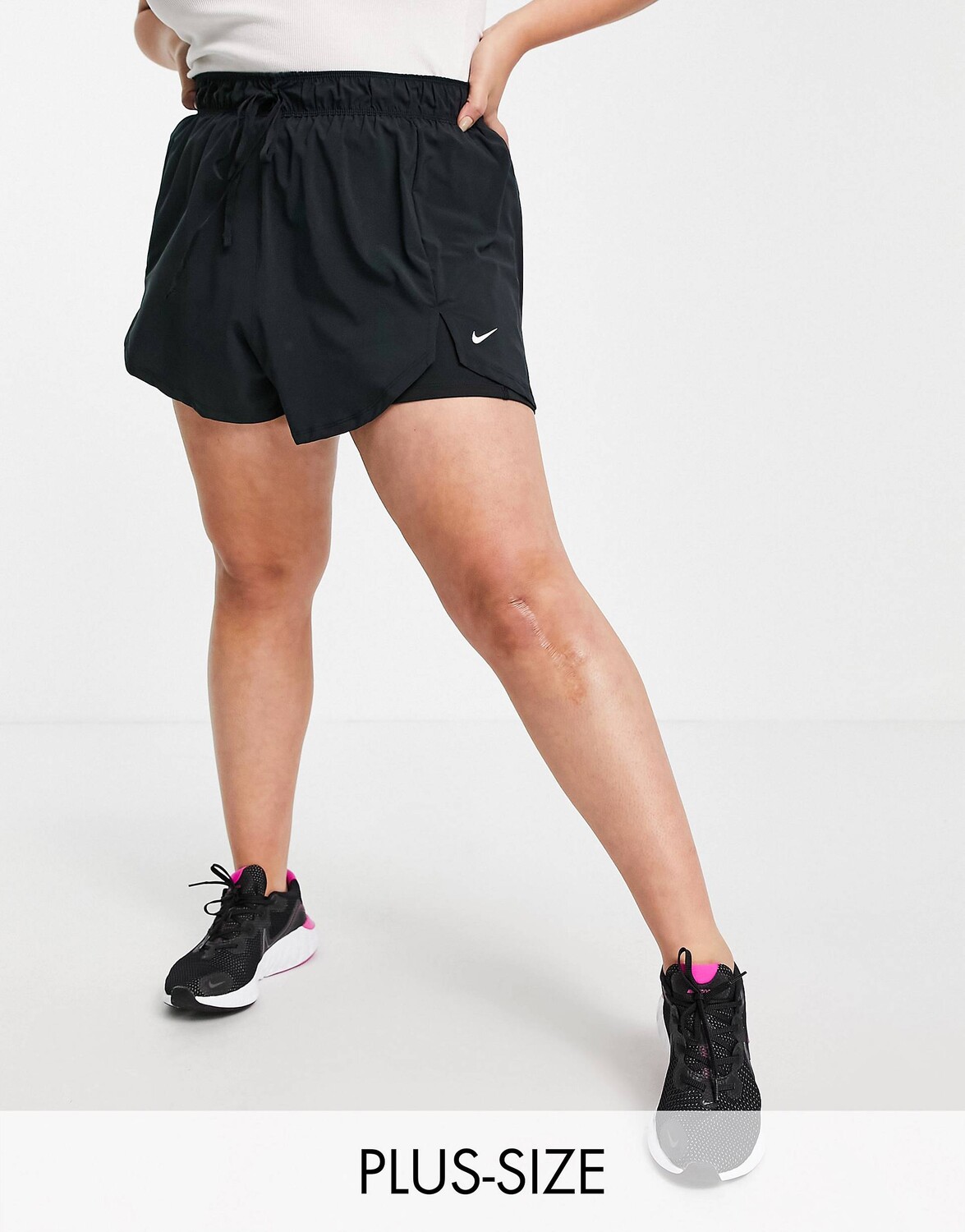 

Черные эластичные шорты свободного кроя Nike Training Plus flex