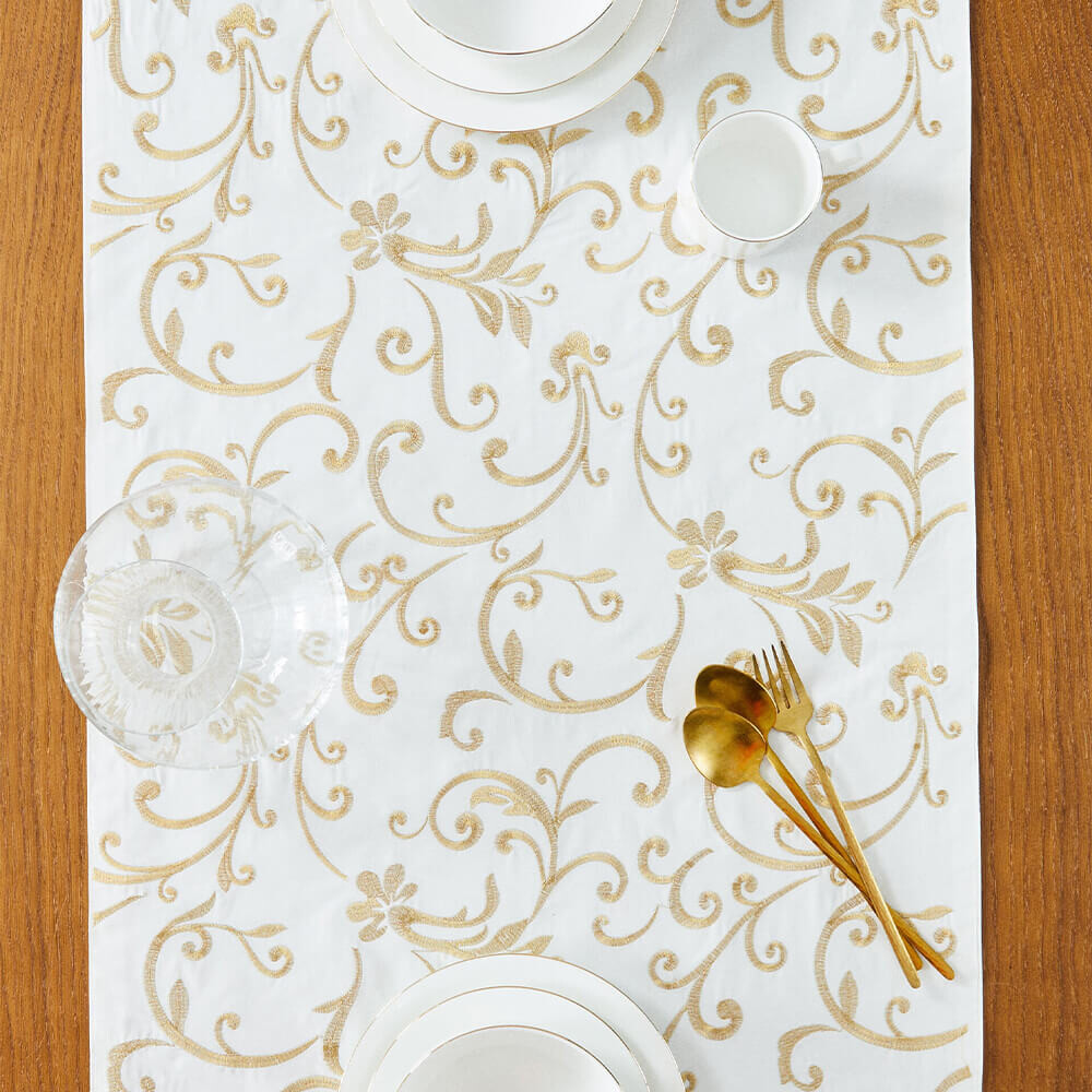 

Скатерть-дорожка Zara Home Embroidered, золотой