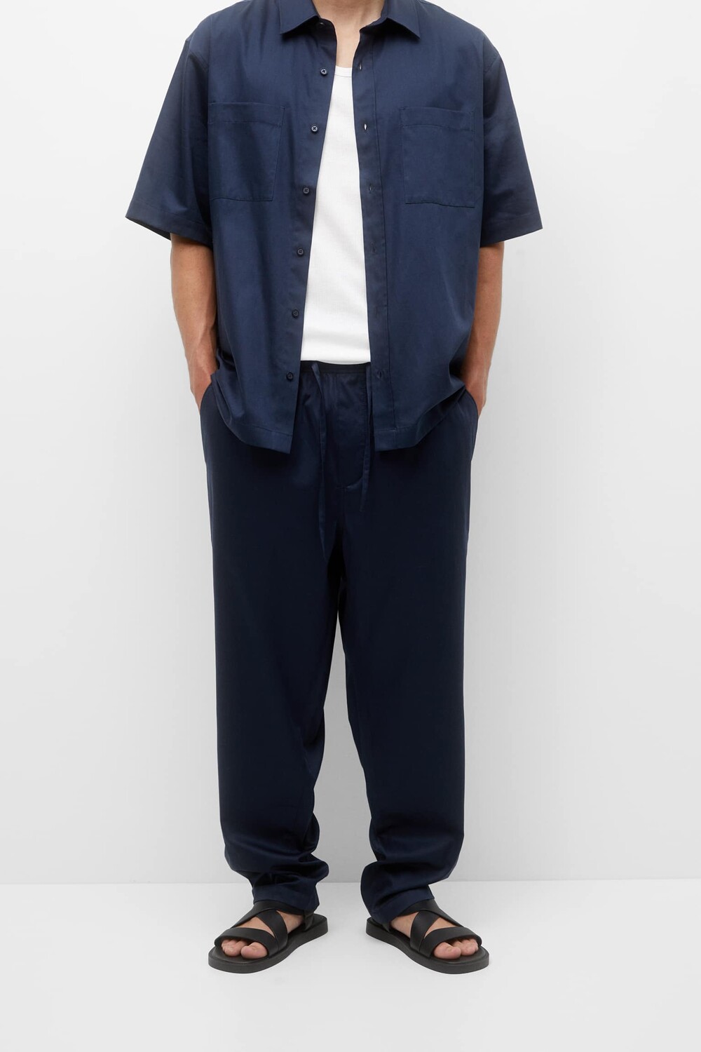 

Брюки Pull & Bear Lightweight Poplin, морской синий