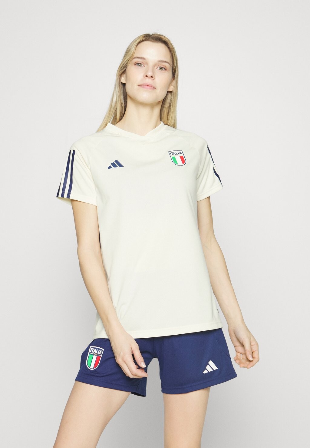 

Футболка Adidas