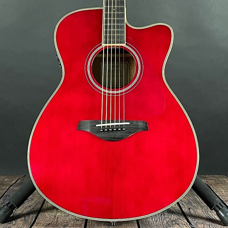 

Yamaha FSC-TA TransAcoustic Concert Cutaway — рубиново-красный