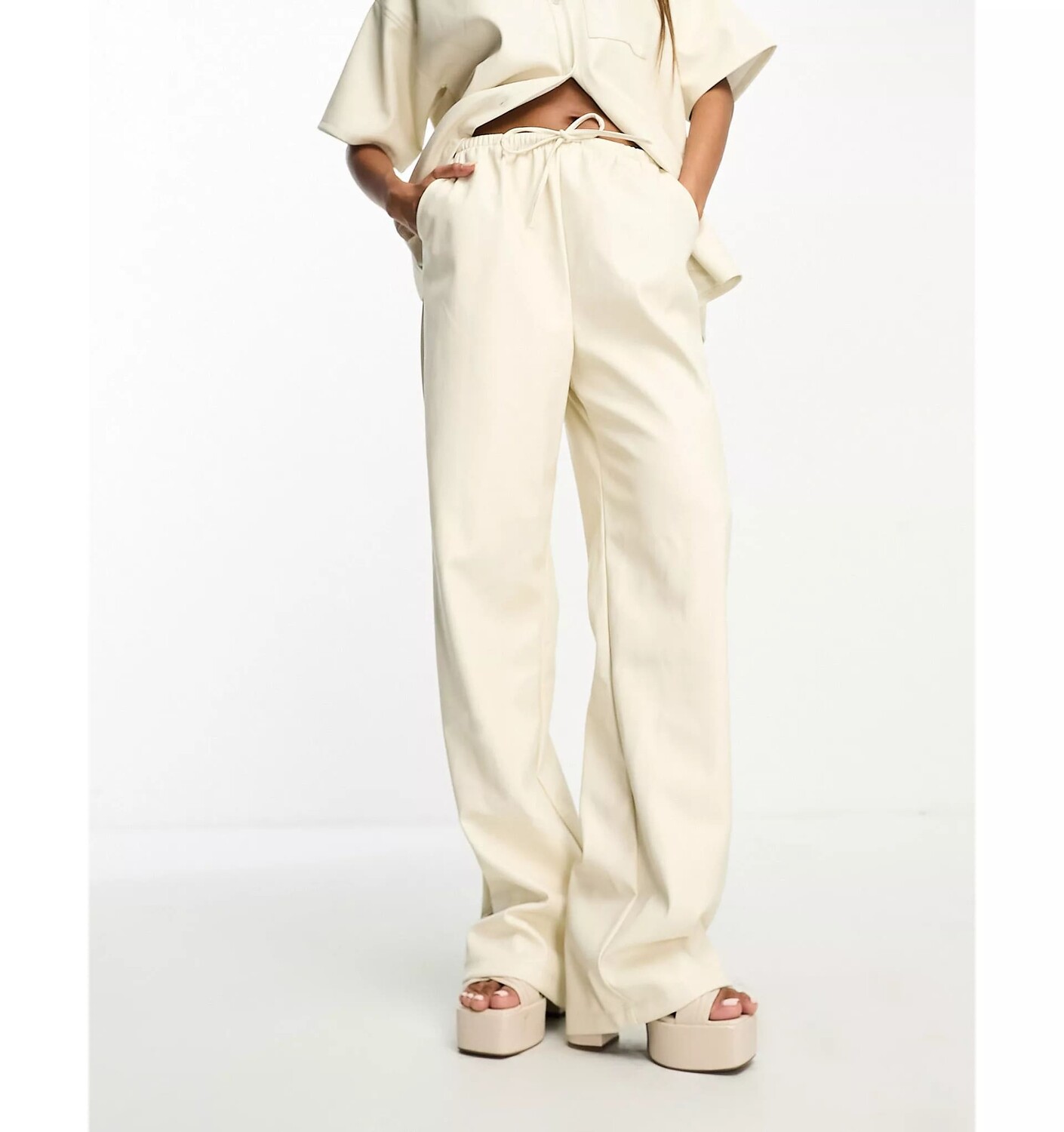 

Брюки 4th & Reckless leather look straight leg co-ord, молочный, Белый