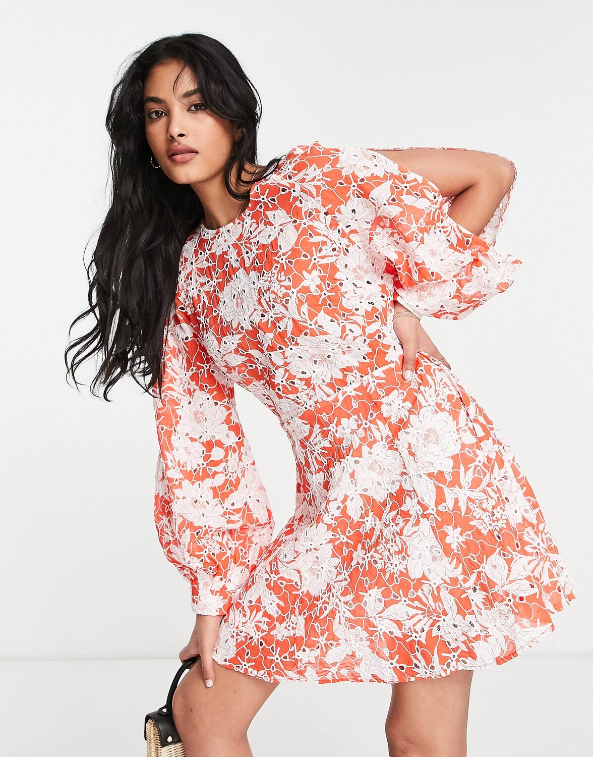 

Красное мини-платье с цветочной вышивкой Topshop
