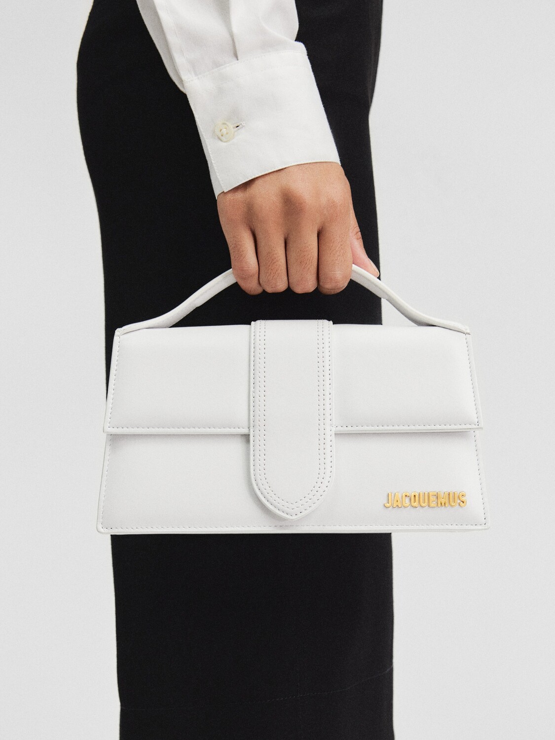 

Кожаная сумка Le Chouchou Le Grand Bambino Jacquemus, белый
