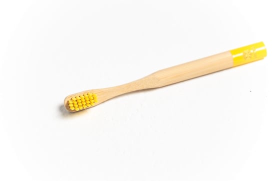 Бамбуковая зубная щетка для детей, желтая Nested