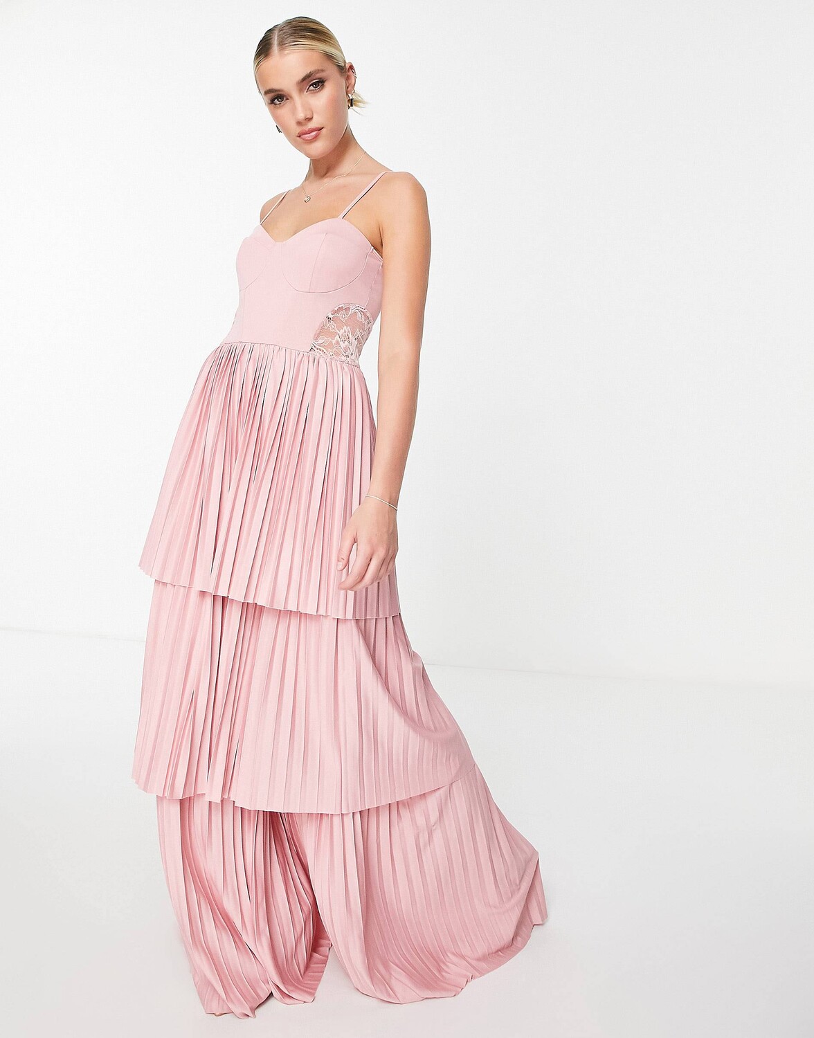 

Розовое ярусное платье макси со складками и кружевом ASOS DESIGN ASOS DESIGN