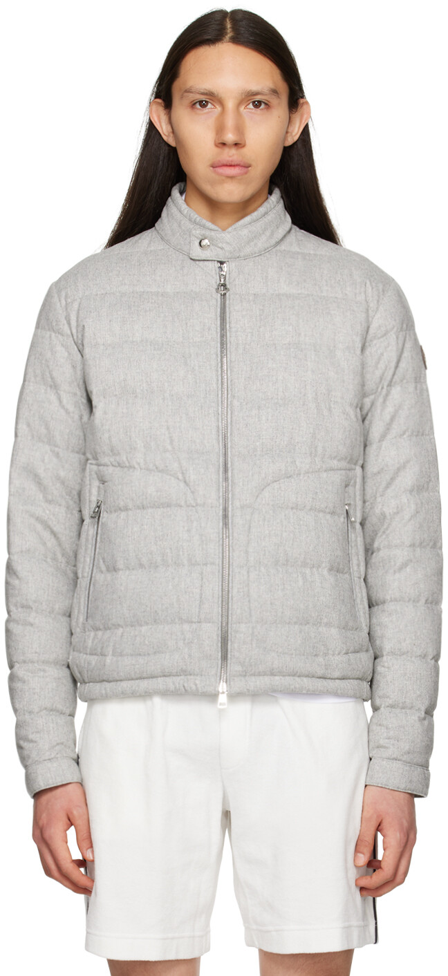 

Серый пуховик Acorus Moncler