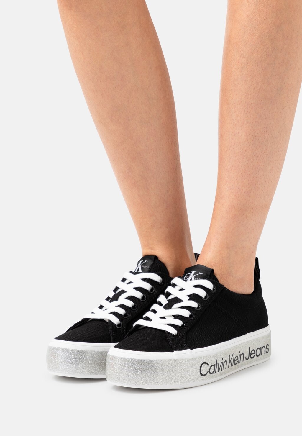 

Кроссовки Calvin Klein Jeans, черный