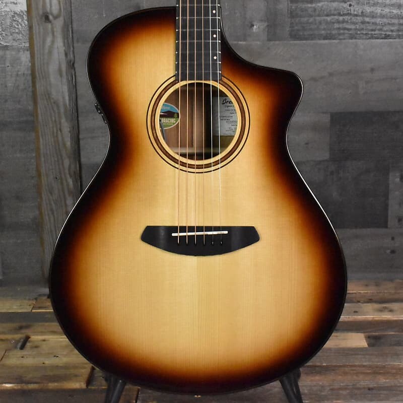 

Breedlove Artista Pro Concert CE - Жженый янтарь с жестким футляром Artista Pro Concert CE - with Hard Shell Case