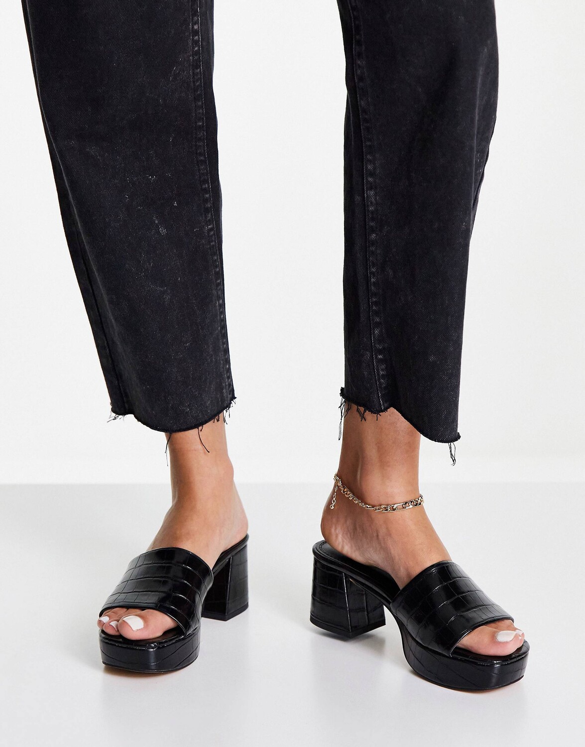 

Черные мюли на платформе под крокодиловую кожу ASOS DESIGN Harris