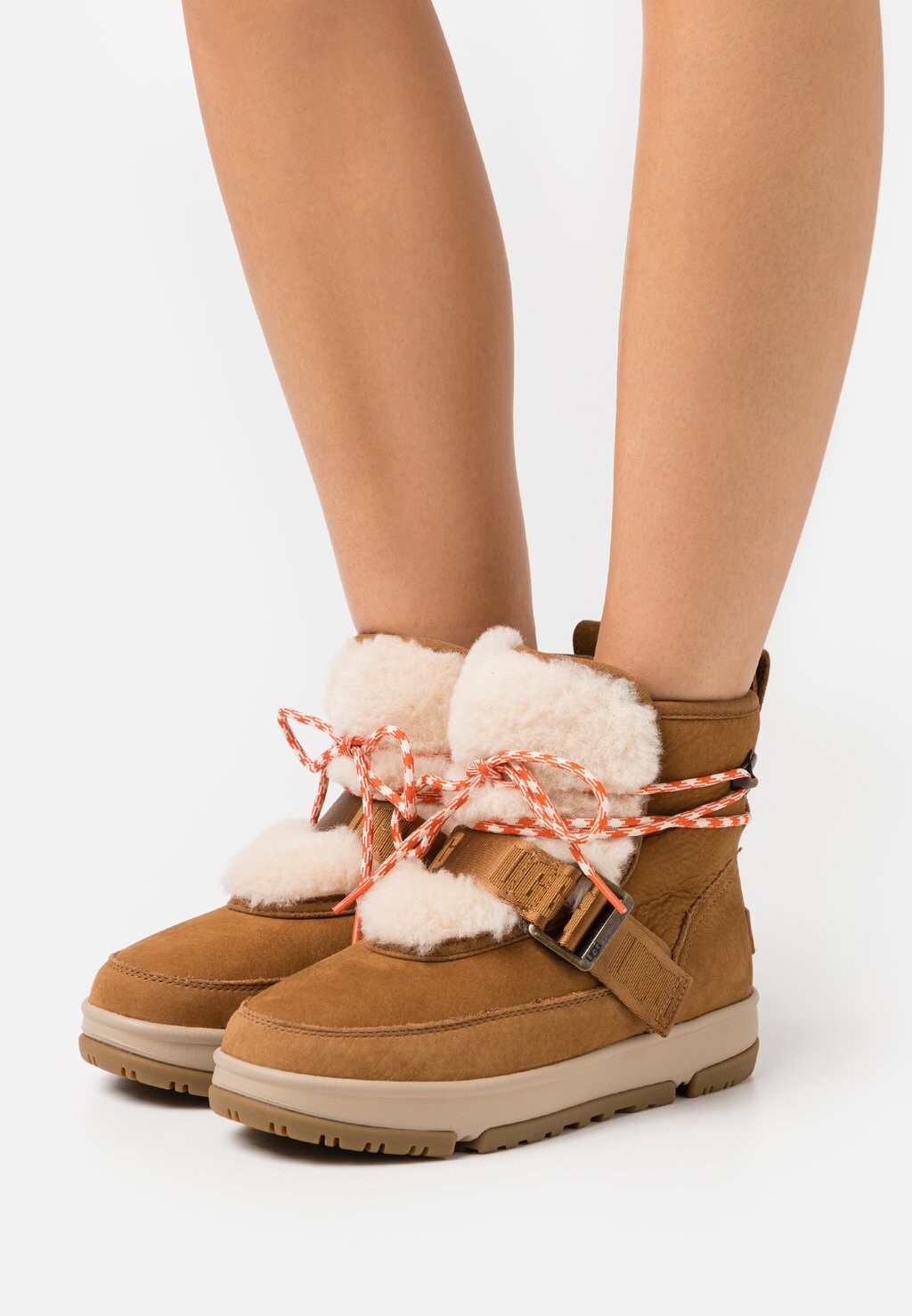 

Зимние сапоги UGG
