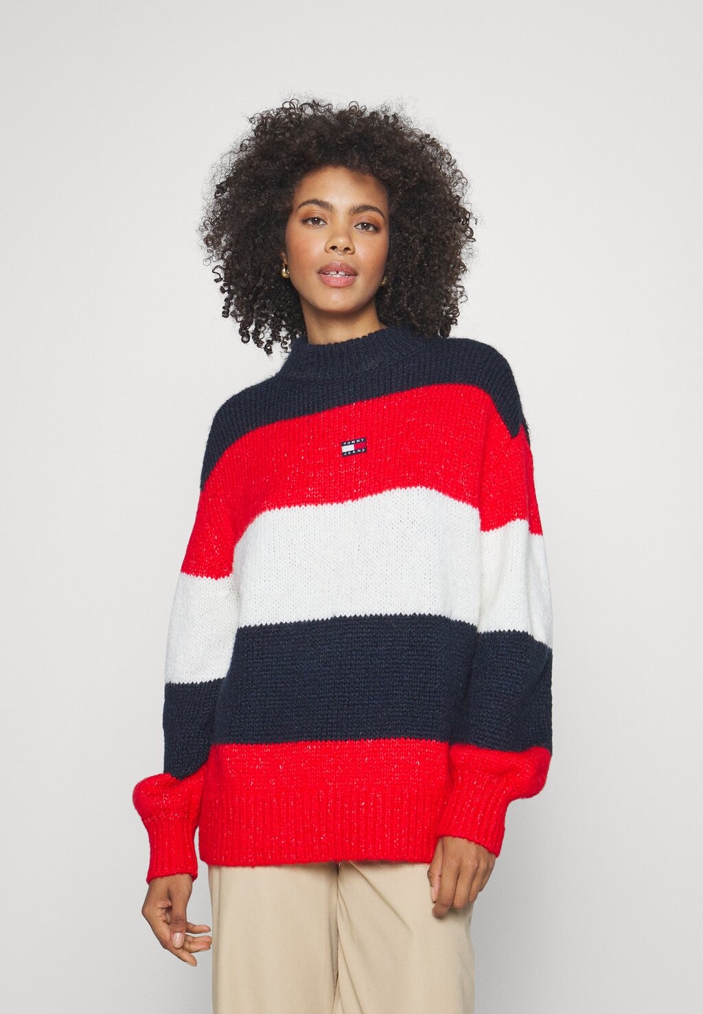 

Свитшот Tommy Jeans COLORBLOCK, тёмно-синий