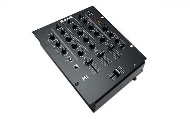 

Numark M4 3-канальный скретч-микшер M4 3-Channel Scratch Mixer