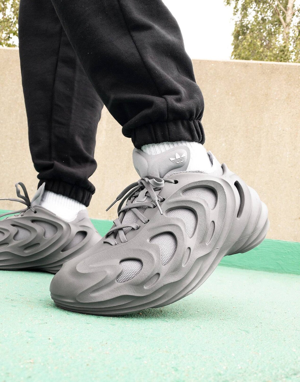 Заказать Серые кроссовки adidas Originals adifom Q тройного серого ...