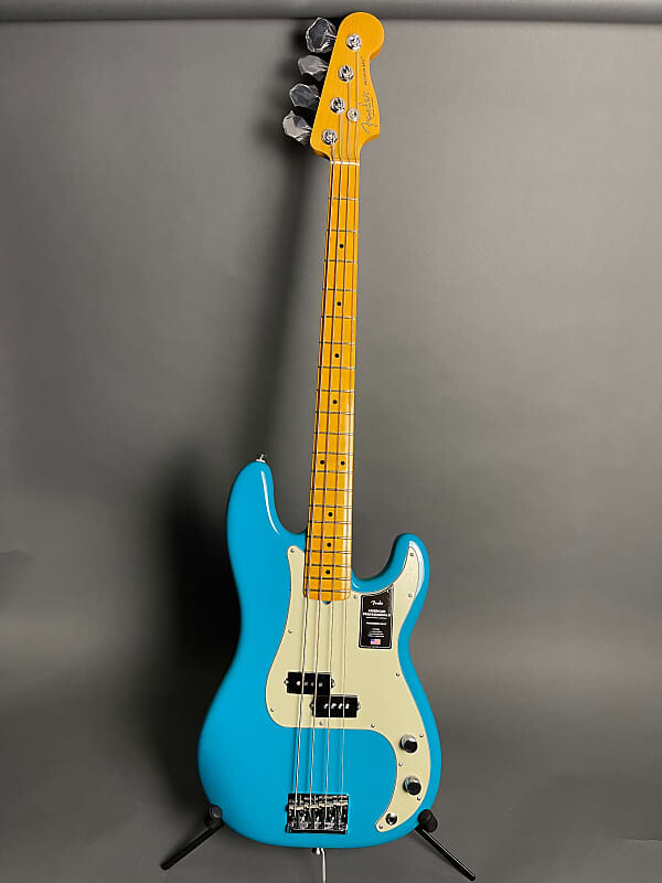 

Бас-гитара Fender American Professional II Precision Bass — синий Майами