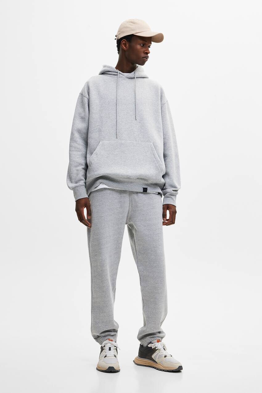 

Набор спортивных штанов и худи Pull&Bear