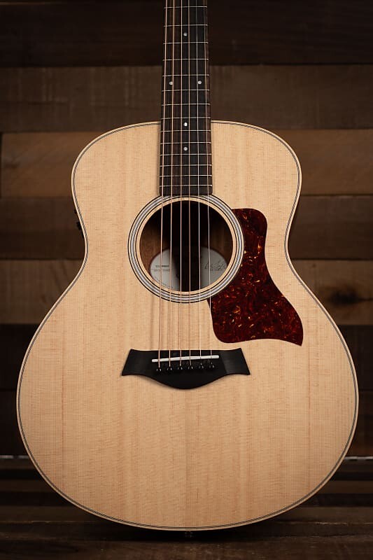 

Taylor GS Mini-e, палисандр, со звукоснимателем Taylor GS Minie Natural Sitka with Layered Rosewood Back and S...