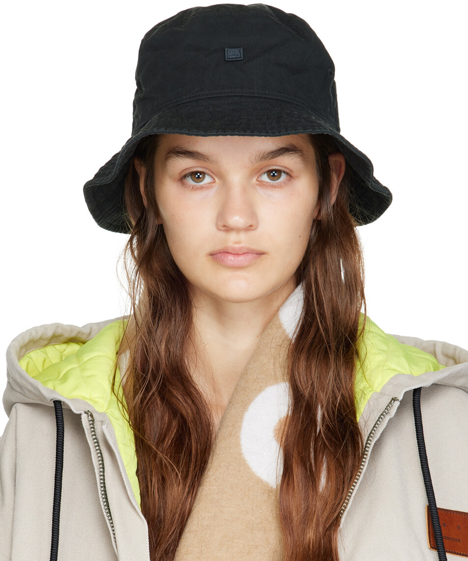 

Черная панама с вышивкой Acne Studios
