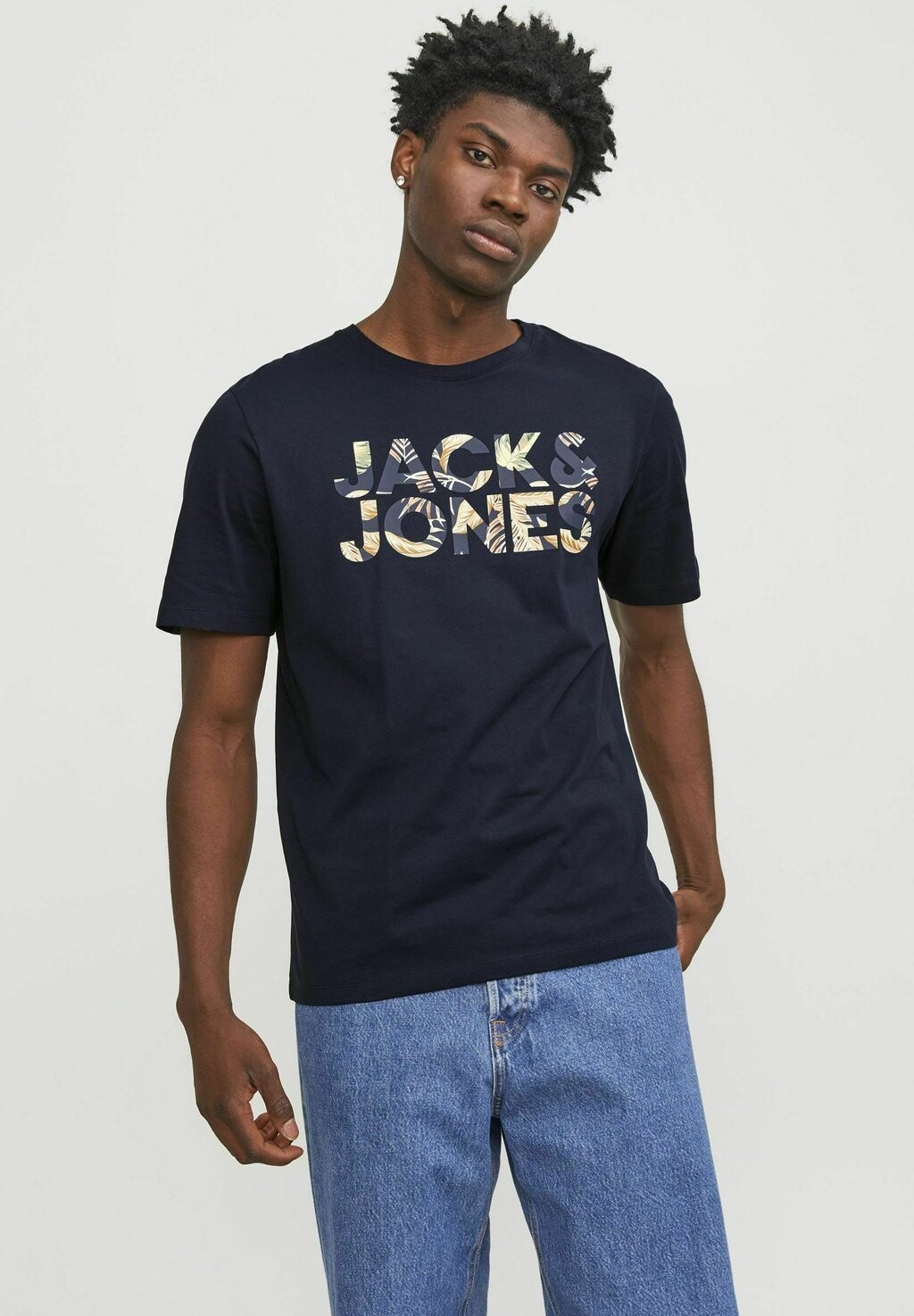 

Футболка с принтом Jack & Jones, цвет navy blazer detail:flower
