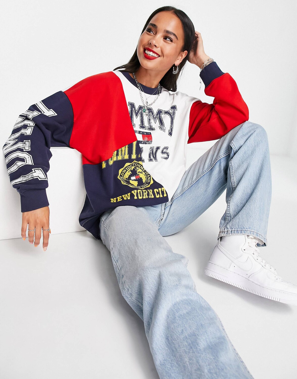 

Разноцветный свитшот Tommy Jeans x ASOS с эксклюзивным логотипом, Серый