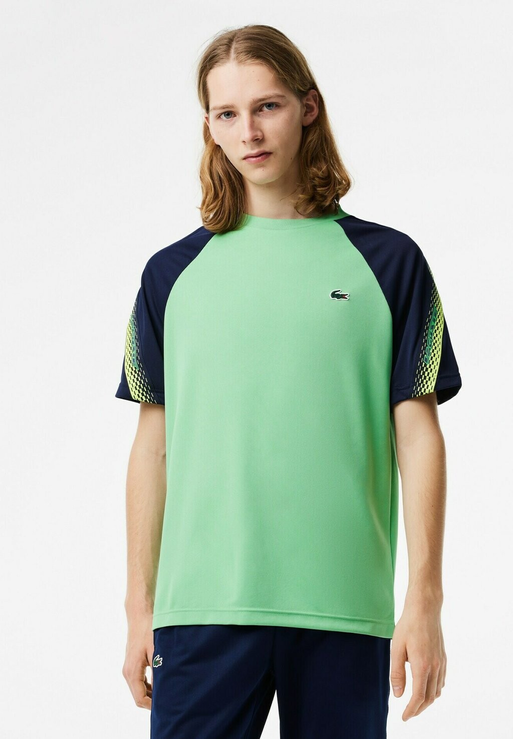

Футболка с принтом Lacoste, зеленый