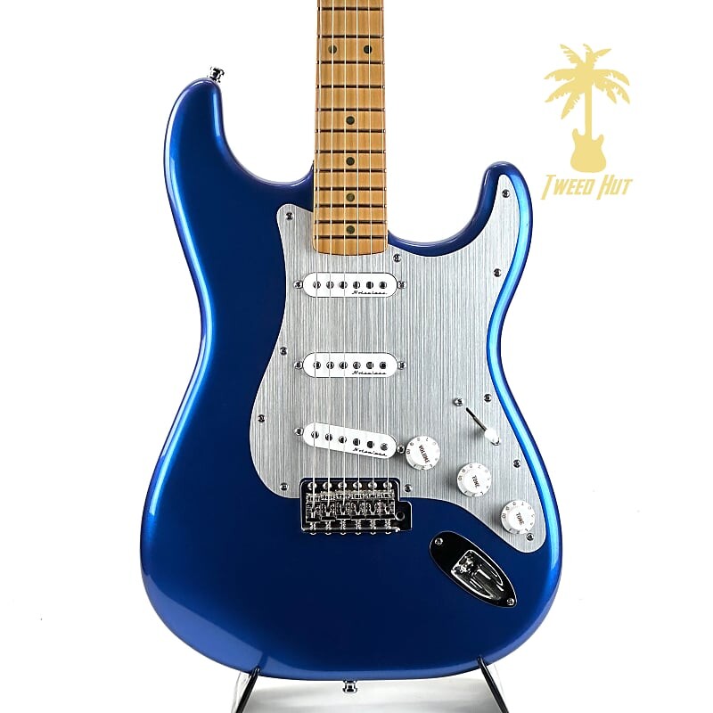 

Ограниченная серия Fender H.E.R. Stratocaster, кленовый гриф, голубой марлин Limited Edition H.E.R. Stratocaster, Maple Fingerboard, Blue Marlin