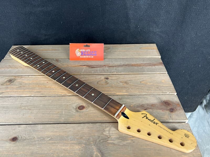 

Real Life Relics Aged Fender Player Series Stratocaster Гриф с обратной головкой грифа, 22 лада Medium Jumbo, Pau Ferro, 9,5", Modern "C" 0994563921