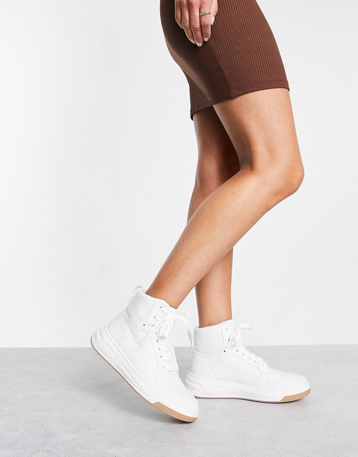 

Белые высокие кеды ASOS DESIGN Delta