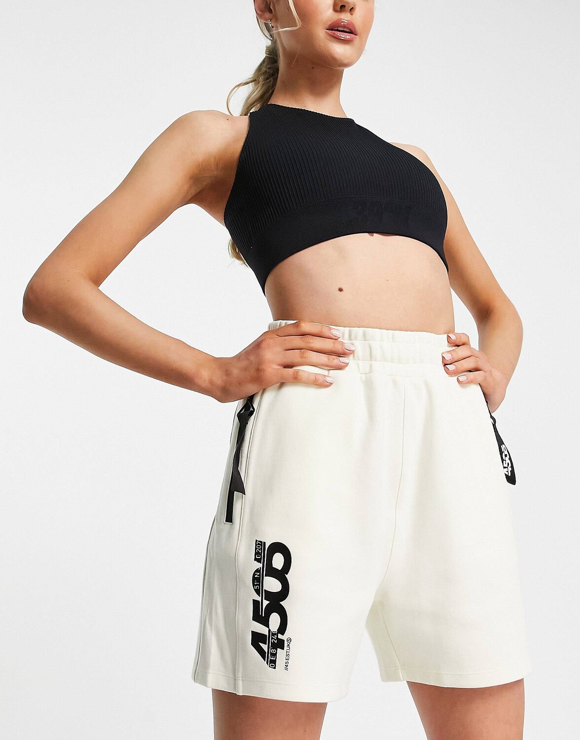 

Спортивные шорты с рисунком ASOS 4505