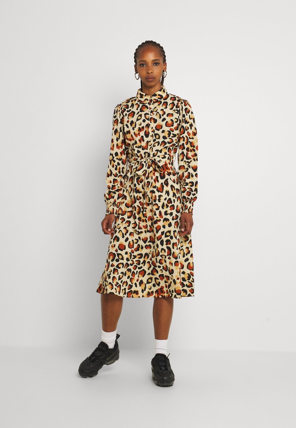 

Платье-рубашка PCFALISHI MIDI SHIRT DRESS Pieces, галька