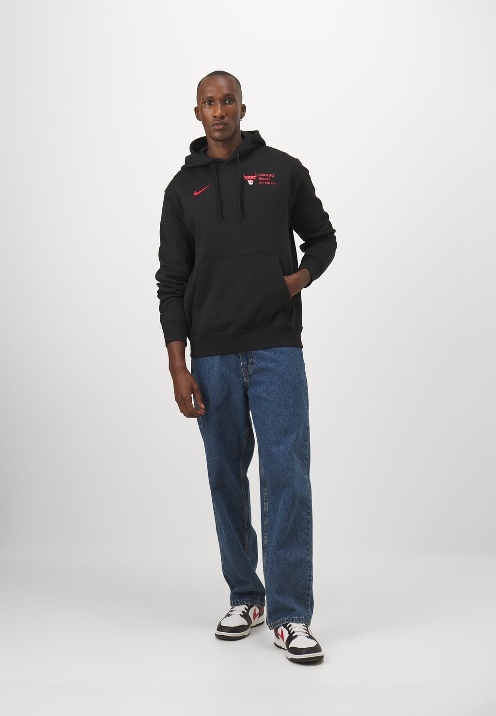 

Толстовка с символикой NBA CHICAGO BULLS CLUB HOODIE Nike, черный