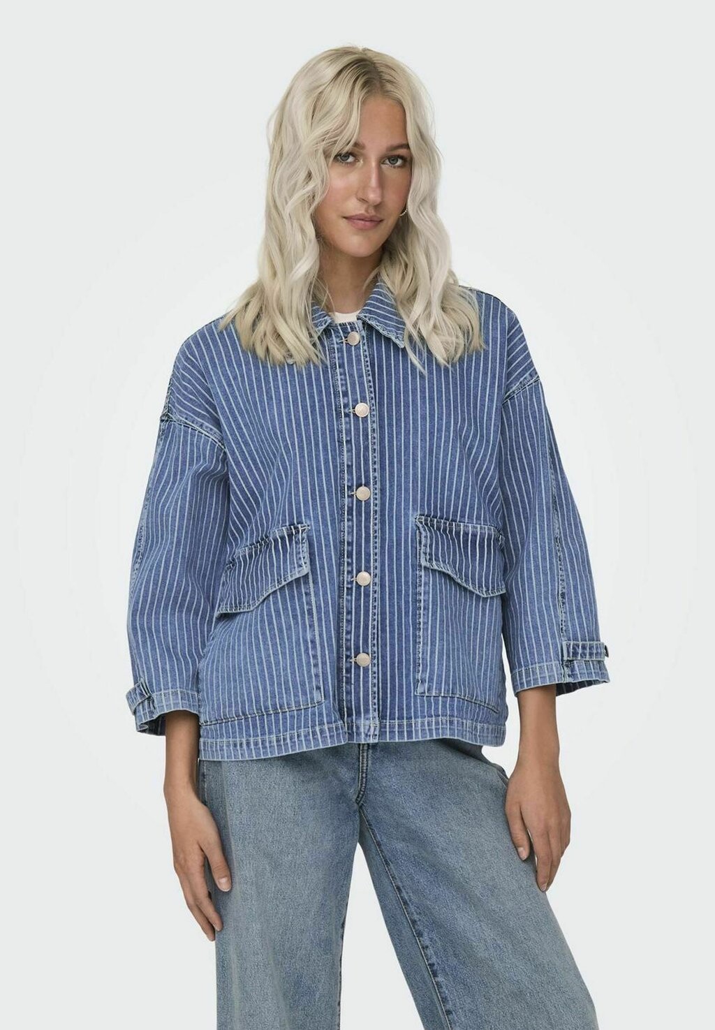 

Джинсовая куртка FLY-AWAY ONLY, цвет light blue denim